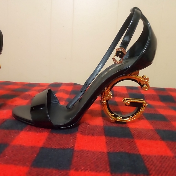 Shoes - Picture 3 of 6